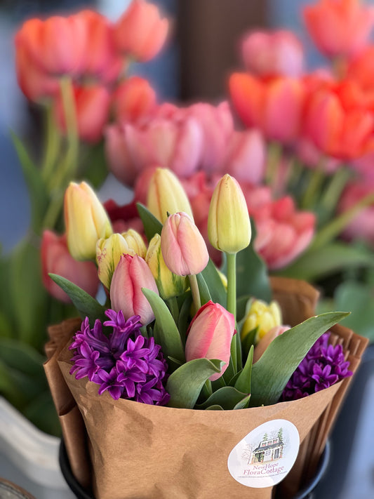Seasonally Gathered Fresh Flower Bouquet  – Shop Pick-Up